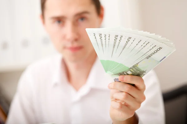 Hände mit Geld — Stockfoto