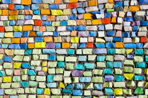 Горизонтальна барвиста мозаїчна текстура на стіні — стокове фото