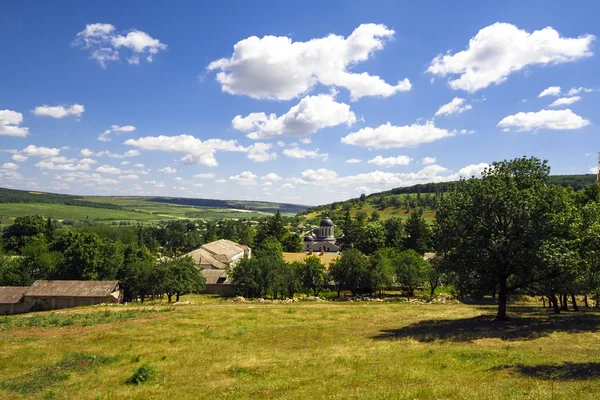 Antenn landskap syn på landsbygden under blå himmel. Moldavien Royaltyfria Stockbilder