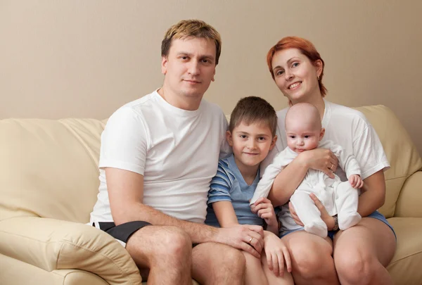 Happy family — Stock Photo, Image