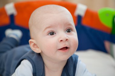 Bebek karyolası kullanılıyorsa bir adet bebek