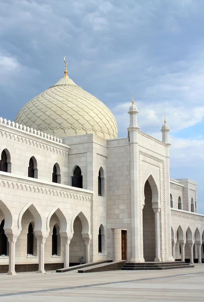 Beyaz Camii. Bulgar devlet Tarihi ve mimari rezerv.