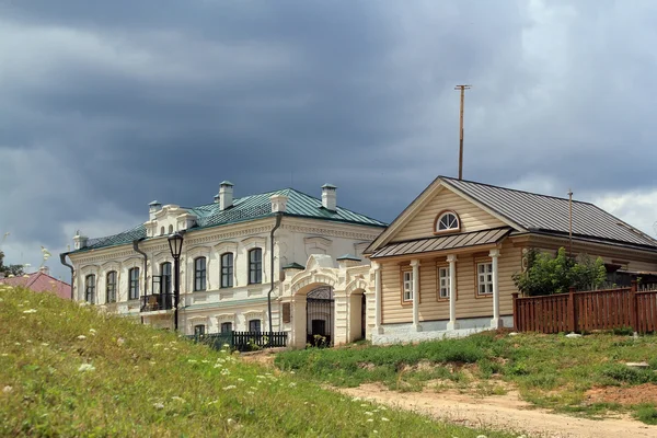 Two houses on the street of Sviyazhsk. — Stock Photo, Image