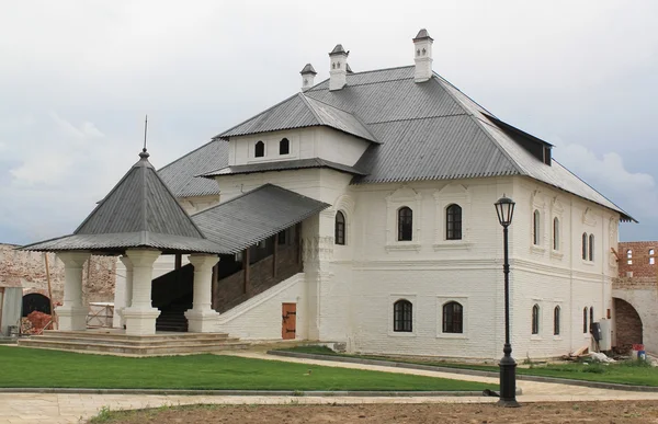 Alojamento Arhimandritsky (bispo) de dois andares. Santa Dormição Monas — Fotografia de Stock