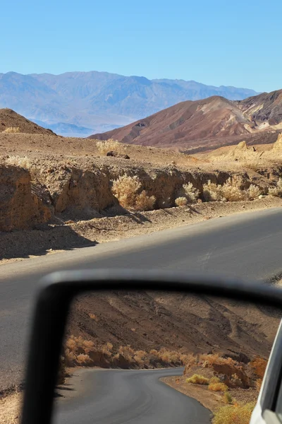 The asphalted road to Death Valle — Stock Photo, Image