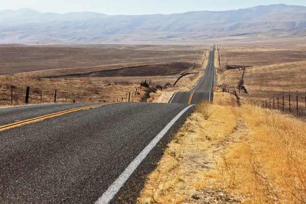 Perfectly smooth highway and desert — Stock Photo, Image