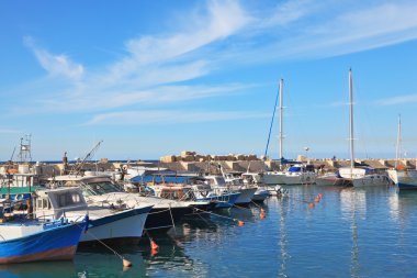 Port beyaz yelkenli