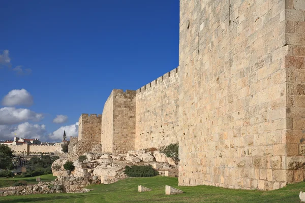 Muro defensivo da antiga Jerusalém santa — Fotografia de Stock