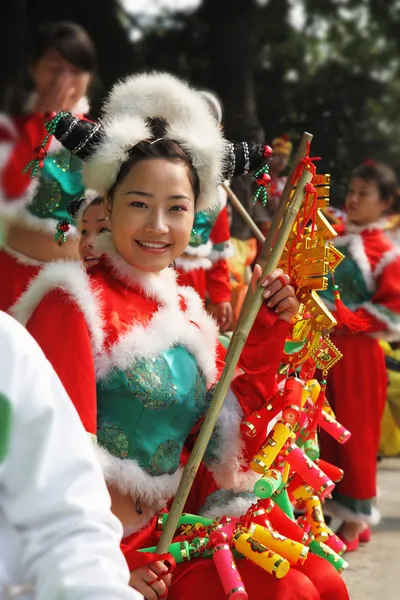 Charming Chinese dancer ensemble — Stock Photo, Image