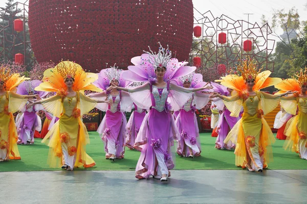 Chinese dance group that were at the concert — Stock Photo, Image