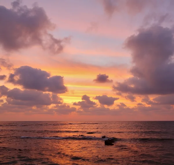Enchanting sunset on Mediterranean sea — Stock Photo, Image