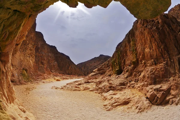 Drámai fekete canyon, Izrael — Stock Fotó