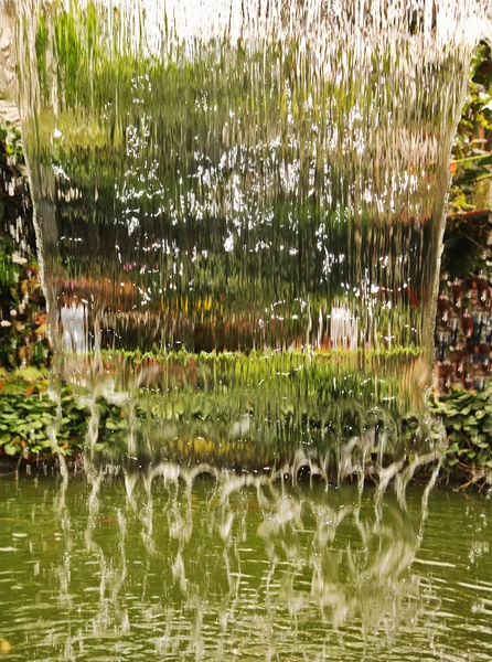 Upeat vesiputoukset — kuvapankkivalokuva
