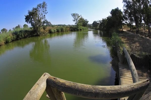 Sessiz kırsal nehir — Stok fotoğraf