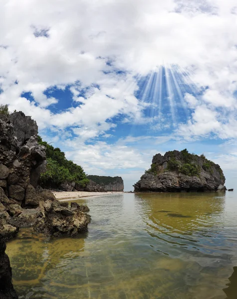 Pitoresk küçük adalar kümesi — Stok fotoğraf