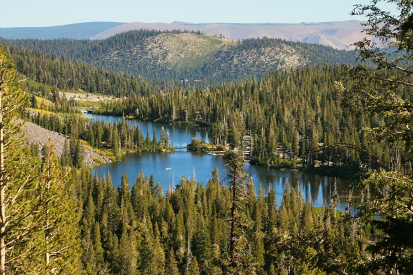 Magnifik panoramautsikt över mammoth lakes — Stockfoto