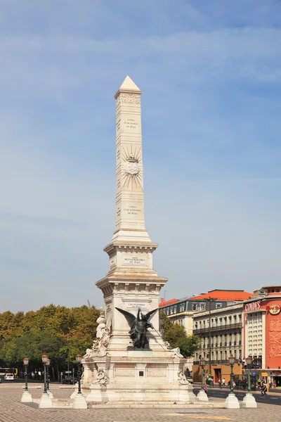 O obelisco gigante em Lisboa — Fotografia de Stock