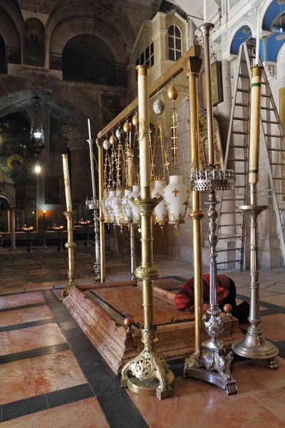 The pilgrim passionately prays — Stock Photo, Image