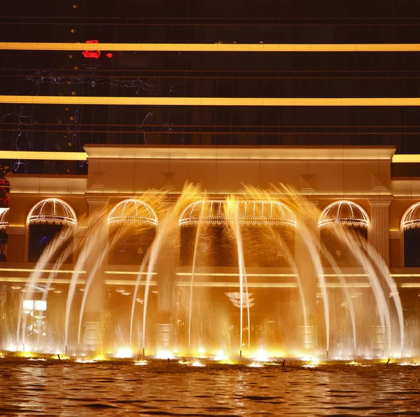 The performance " Dancing fountains " — Stock Photo, Image