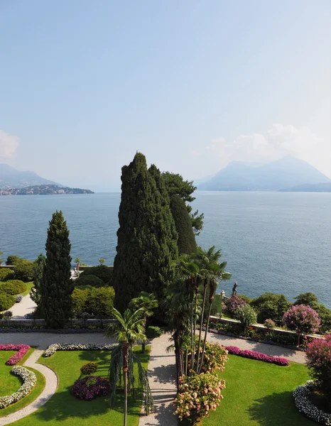 Schöner Park auf der Insel — Stockfoto