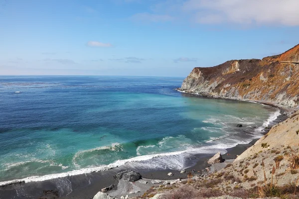 Mare azzurro surf vicino Monterey — Foto Stock
