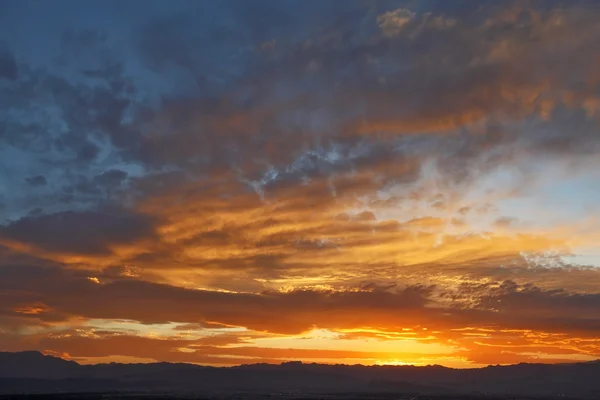 Clouds the color of fire over the Las Vegas — Stock Photo, Image