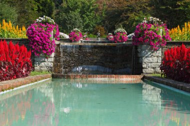 büyük güzel park çeşmeler ile