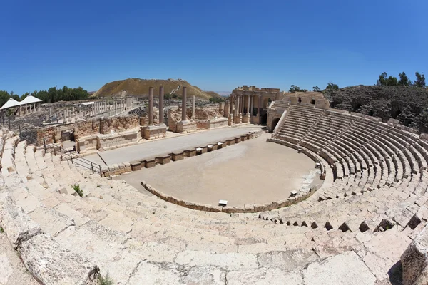 Prachtvolles römisches Amphitheater in israel — Stockfoto