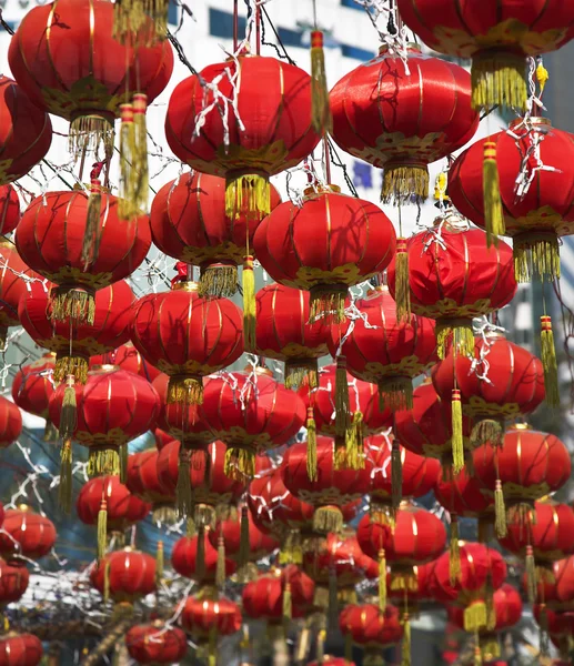 Tradycyjne czerwone latarnie zdobienia chińskie miasto — Zdjęcie stockowe