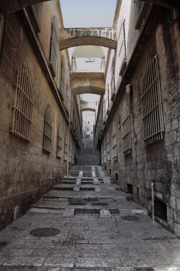 Hristiyan Mahallesi dar sokak