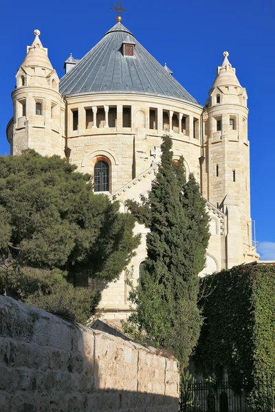 La majestueuse église de Dormition du coucher du soleil — Photo