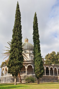 görkemli kubbe ve Galeri sütunları ile