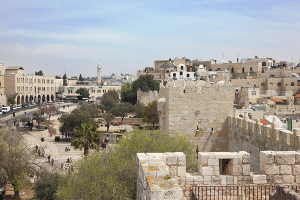Идите вдоль стен Иерусалима
