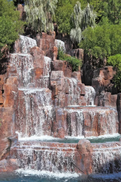 Fuente de piedra multietapa — Foto de Stock