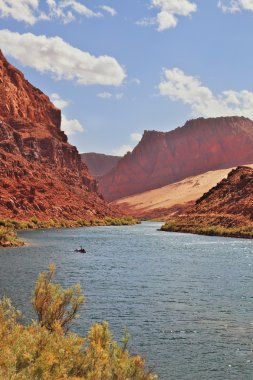 küçük turizm Sandalın içinde colorado Nehri