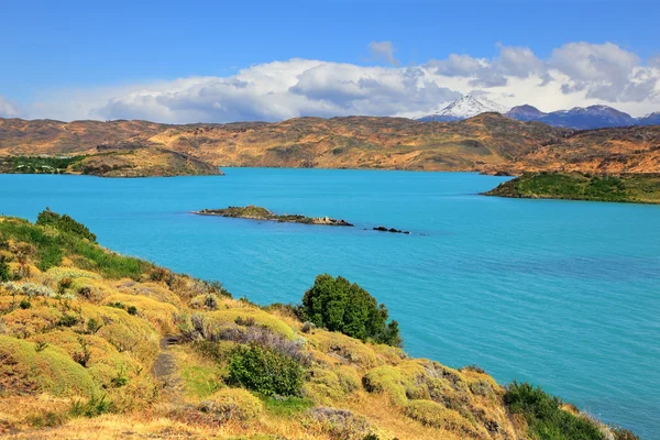 Azuurblauwe water van lake pehoe — Stockfoto