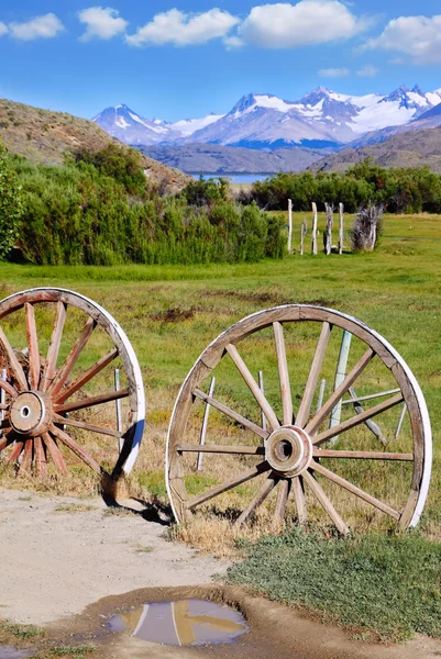 Entrada em estancia solitária — Fotografia de Stock