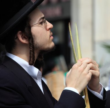 sukkot önce genç Ortodoks Yahudi