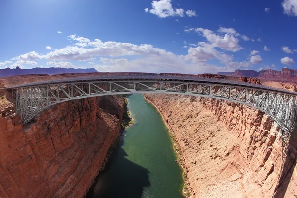 Elegant bridge — Stockfoto