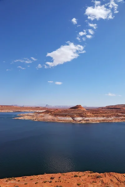 Lake powell in de rode woestijn — Stockfoto