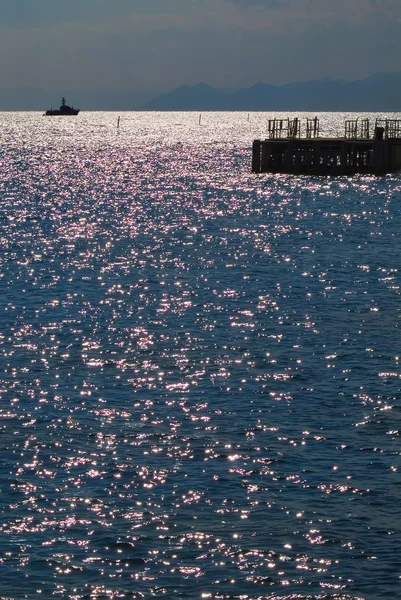 Η θάλασσα λάμπει — Φωτογραφία Αρχείου