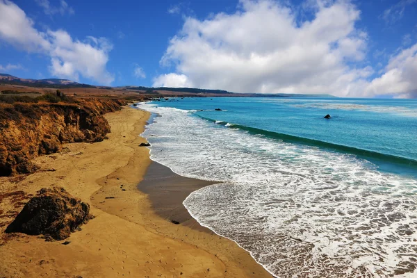 Deserted autumn beach — Stock Photo, Image