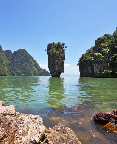 Eiland-vaas in een ondiepe lagune — Stockfoto