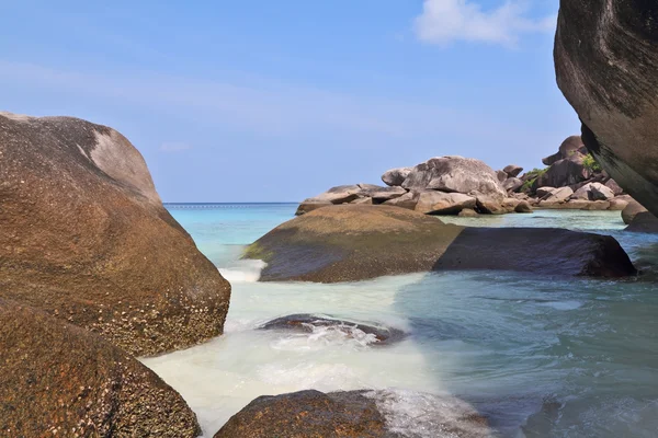Красиві скелі на пляжах — стокове фото