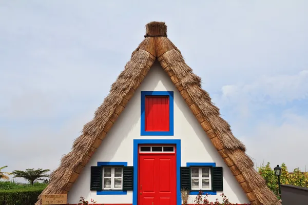 Casa rurale chiare forme geometriche — Foto Stock
