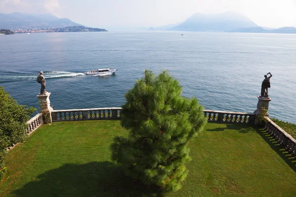 Terrazza, decorata con sculture — Foto Stock