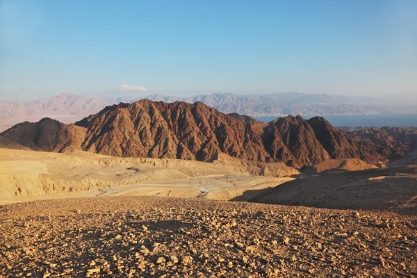 Scherpe bochten van weg in de bergen van eilat — Stockfoto