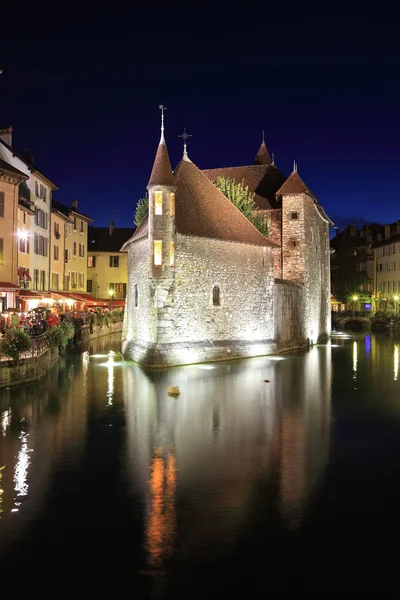 Nuit d'été dans la ville médiévale — Photo