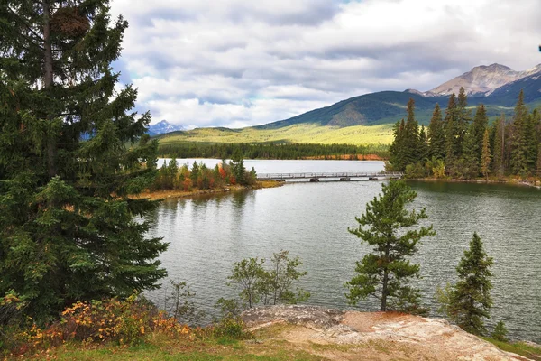 Brillante surface argentée du lac — Photo