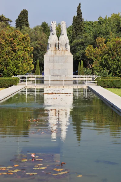 A escultura de mármore branco — Fotografia de Stock